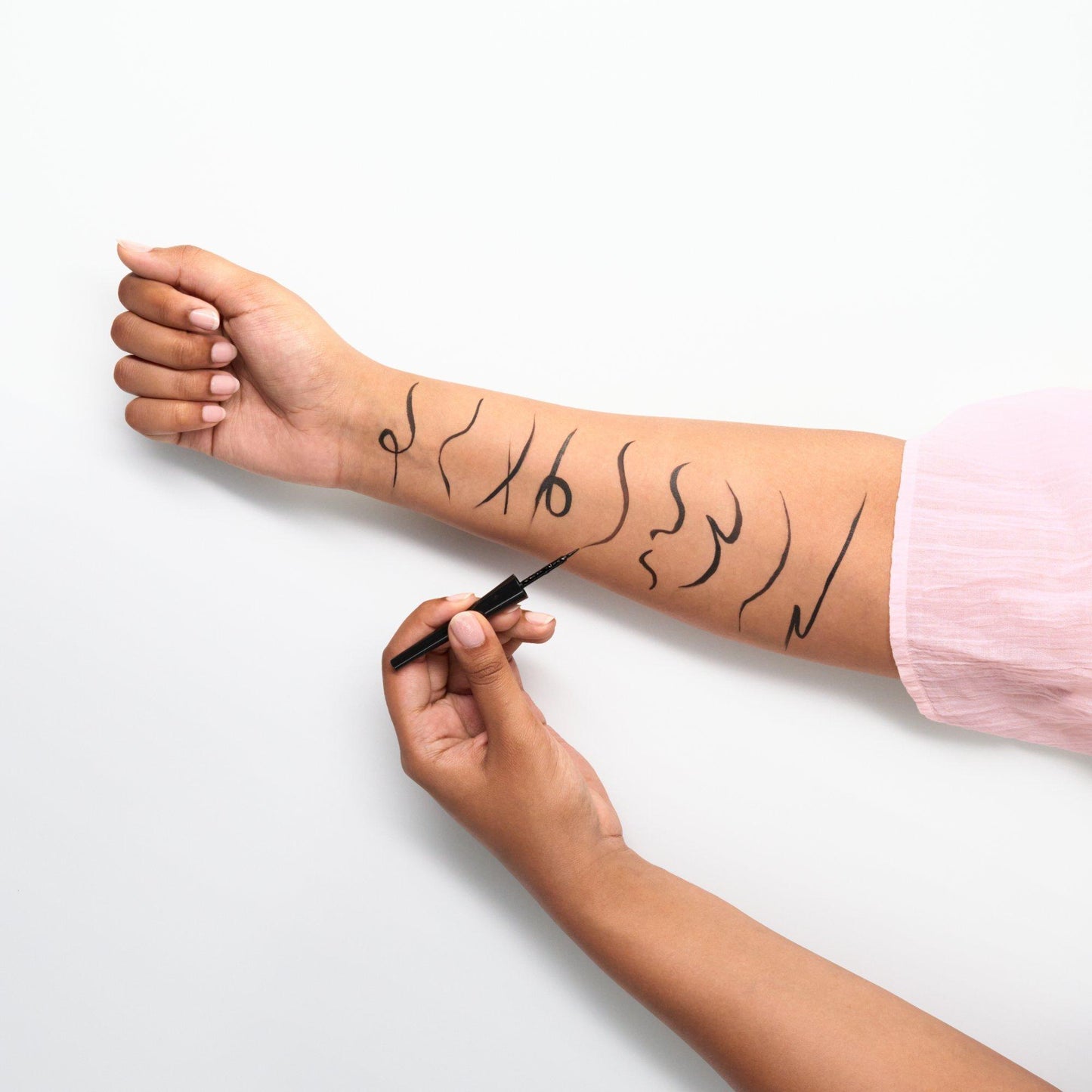 Dip Eyeliner Waterproof 24h - Essence