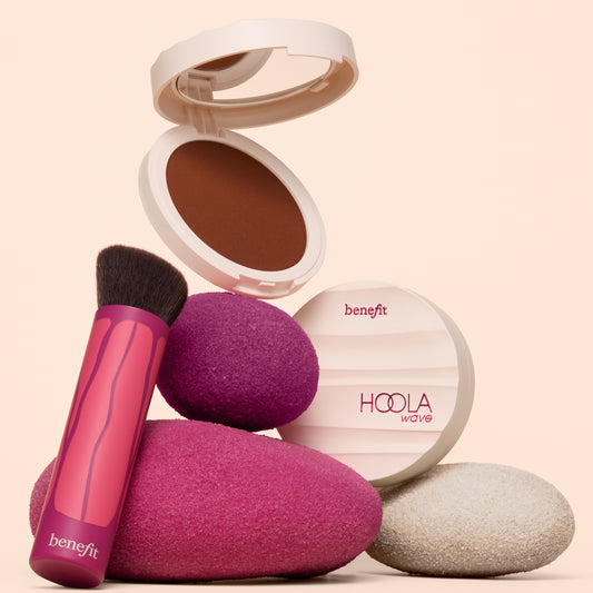 Hoola Wavemaker Bronzing Balm Brush - Benefit
