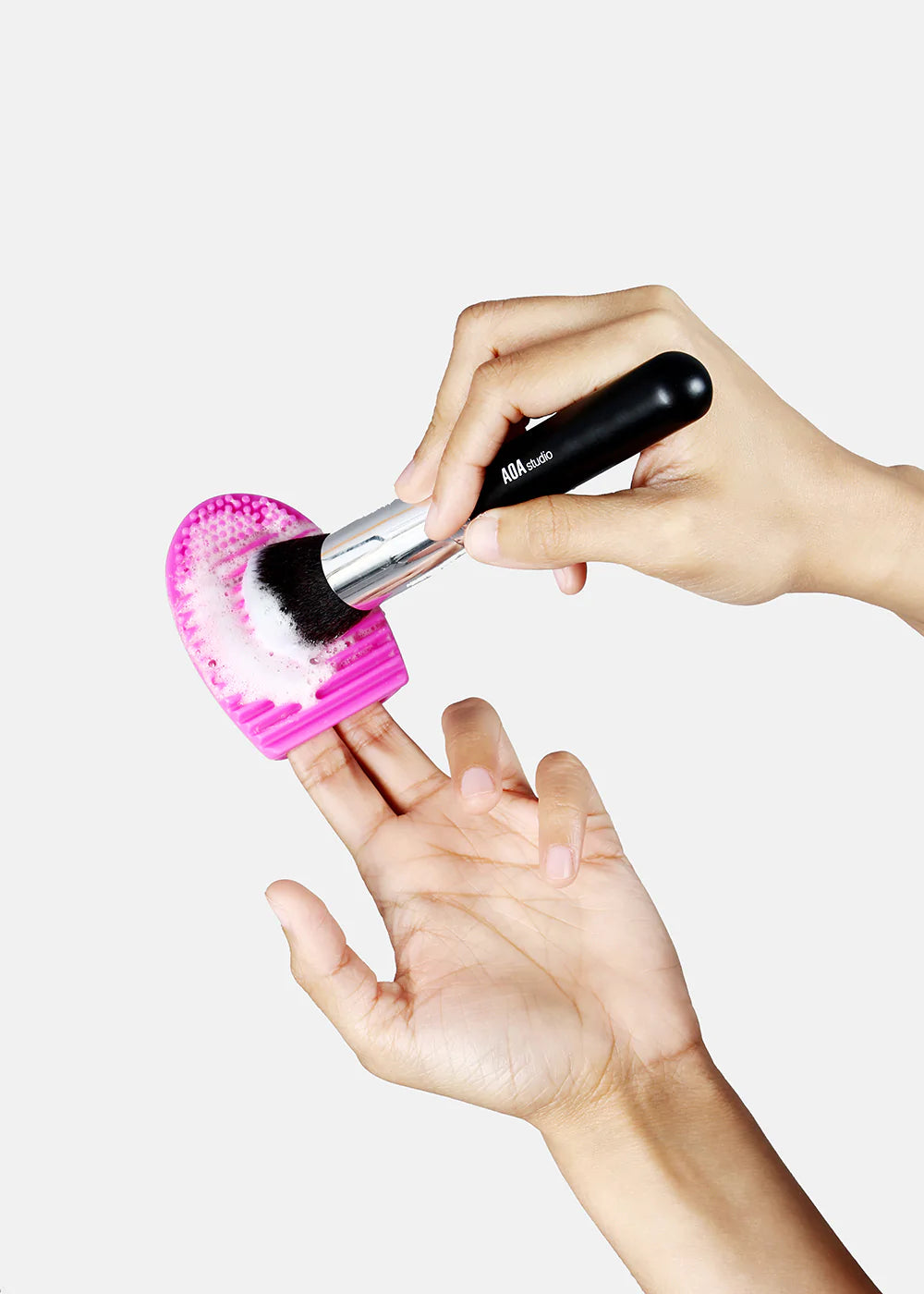 Brush Cleaning Egg AOA