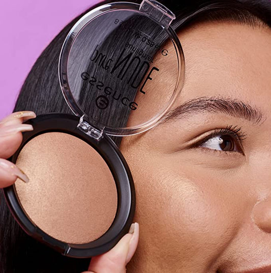 Pure Nude Highlighter Essence