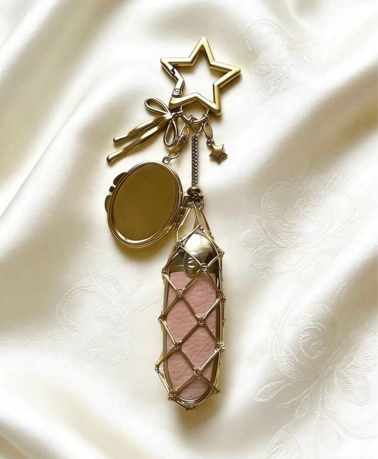 Lip Holder Charm