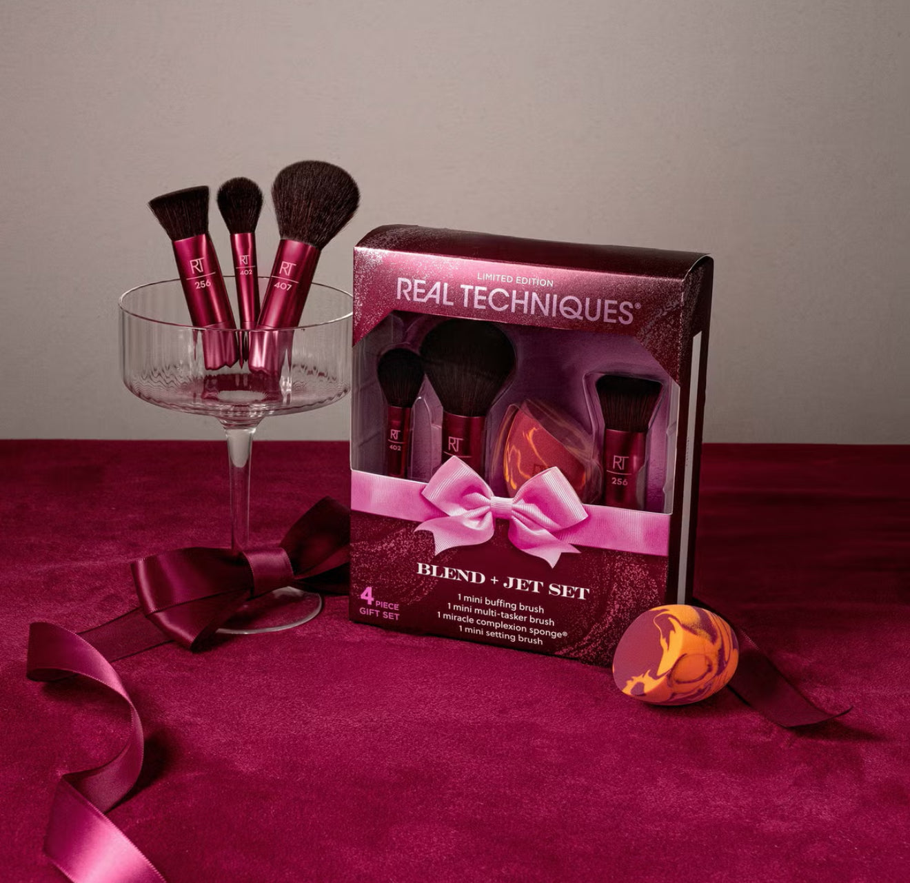 Blend + Jet Set 4pcs Brush Set Limited Edition - Real Techniques