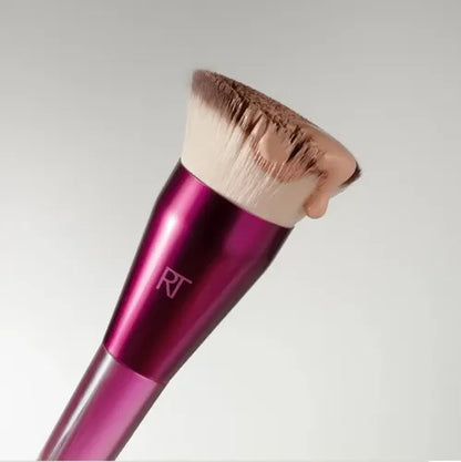 Berry Kiss Top It Off Base Brush - Real Techniques
