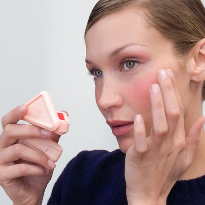 Touch Cream-To-Powder Soft Blur Longwear Blush - Prada