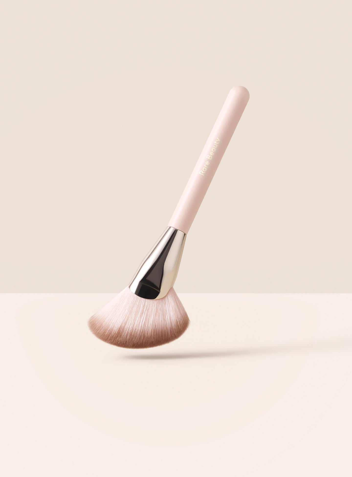 Angled Powder Brush - Rare Beauty