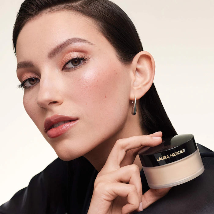 Ultra Blur Translucent Loose Setting Powder & Puff - Laura Mercier
