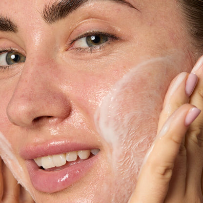 Soothing Azelaic Acid Cleanser - Good Molecules